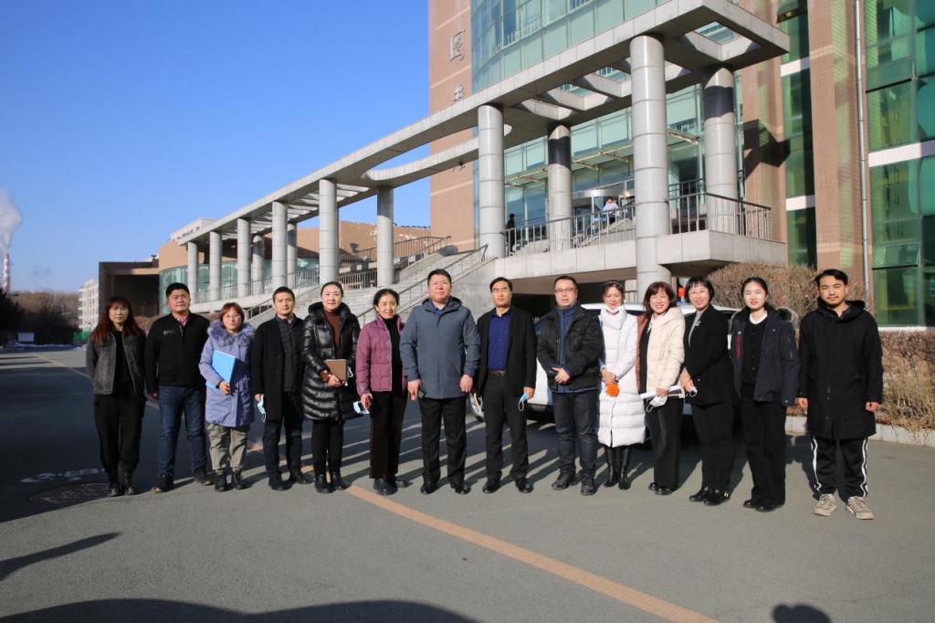 長(zhǎng)春經(jīng)開區(qū)工信局領(lǐng)導(dǎo)蒞臨我校指導(dǎo)創(chuàng)業(yè)孵化基地工作，共促校企協(xié)同發(fā)展